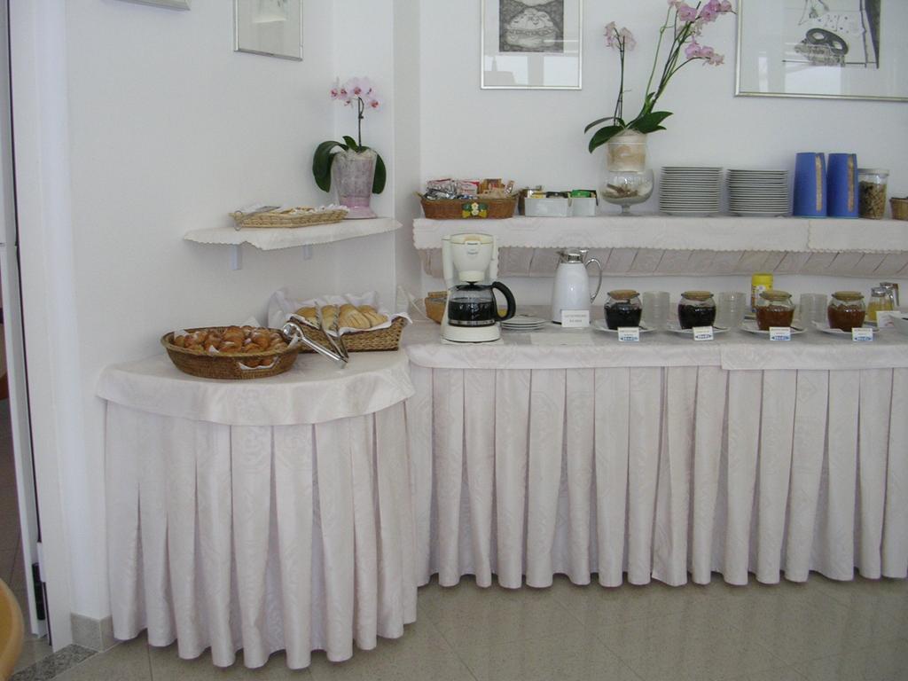 Hotel Escorial Cervia Eksteriør bilde