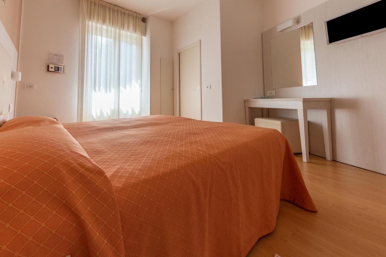 Hotel Escorial Cervia Eksteriør bilde
