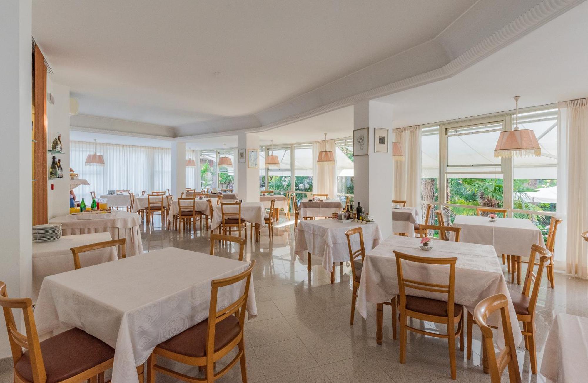 Hotel Escorial Cervia Eksteriør bilde